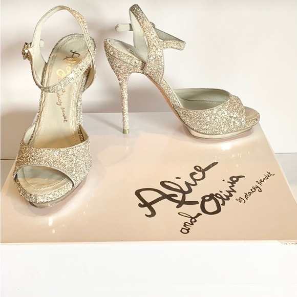 🎉HP🎉 BNIB Alice + Olivia Metallic Silver Sequin Ultra High Platform Heels - Picture 7 of 10